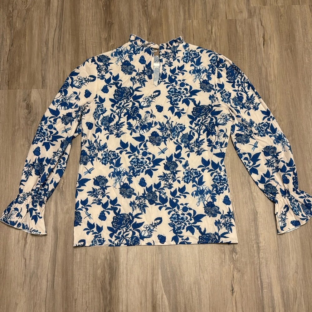 floral blue and white blouse